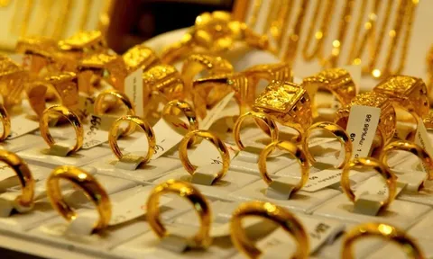 Tin tài chính hôm nay 3/12: Giá vàng đảo chiều, USD đầy biến động