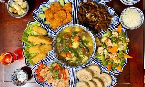 Mâm cúng ngày 30 nên chuẩn bị thế nào để vừa đủ đầy, vừa tránh hao hụt tiền bạc?