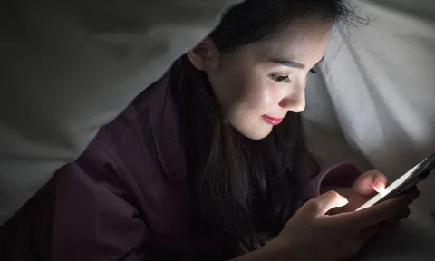 Thói quen buổi tối tưởng giúp thư giãn nhưng lại làm giấc ngủ kém chất lượng