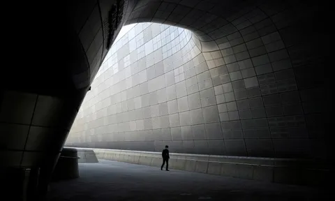 Vì sao 80.000 người Nhật 'bốc hơi' mỗi năm?