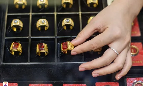 Giá vàng rớt thê thảm