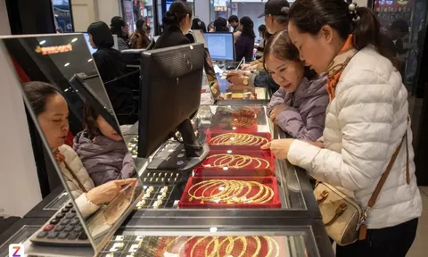 Giá vàng trong nước rớt mạnh, người mua lỗ nặng sau nửa tháng