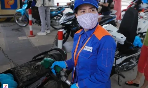 Vì sao giá xăng tăng vượt 30.000 đồng/lít