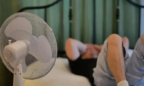Đột quỵ khi ngủ điều hòa mùa hè: Những sai lầm phổ biến nhiều gia đình mắc