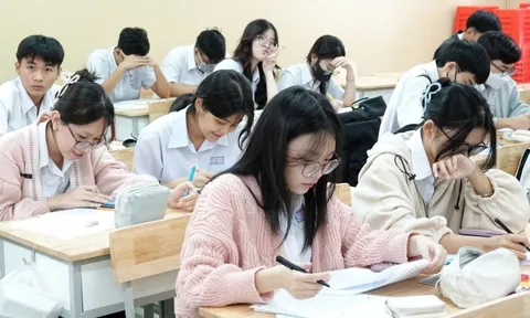 'Chấn chỉnh dạy thêm giúp giảm tiêu cực trong xét tuyển học bạ'