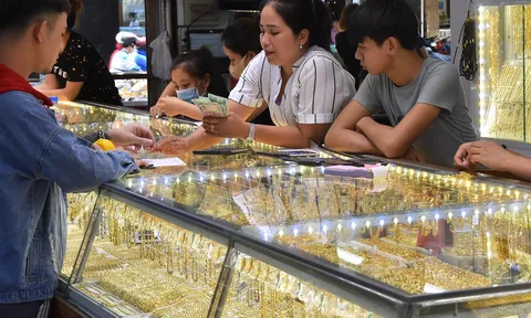 Mua vàng nhẫn ngày vía thần Tài, bây giờ lãi bao nhiêu, có nên chốt lời?