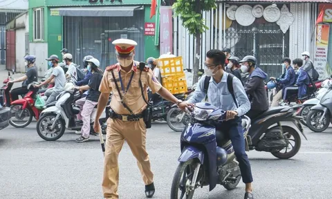 Từ 2025 theo Nghị định 168: Người đi xe máy có thể bị phạt tới 12 triệu đồng nếu vi phạm lỗi phổ biến này