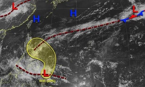 Dự báo áp thấp gần Philippines có khả năng mạnh thành bão