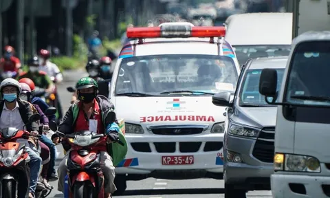 Xe cứu thương chạy ngược chiều trên cao tốc có vi phạm luật?