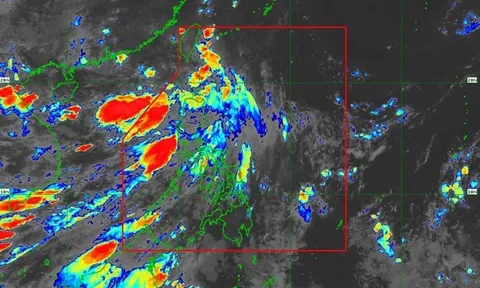 Áp thấp gần Philippines mạnh lên áp thấp nhiệt đới