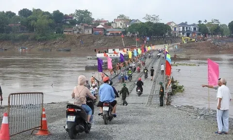 90 phút thông xe, cầu phao Phong Châu đón hơn 10.000 lượt phương tiện