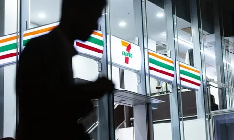 7-Eleven đóng gần 450 cửa hàng