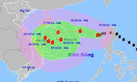 Bão Trà Mi đổi hướng liên tục, có thể quay ra biển khi gần tới đất liền