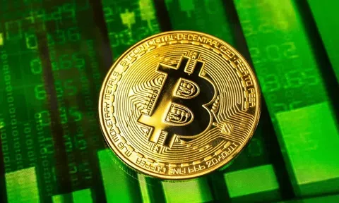 Bitcoin trở lại mốc 70.000 USD sau 5 tháng