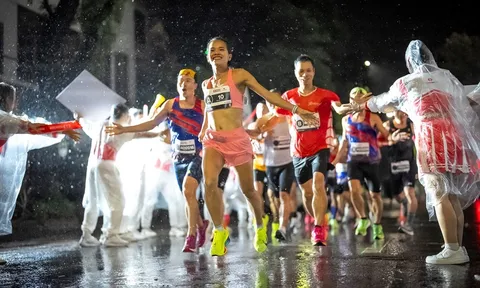 Hơn 13.000 vận động viên tranh tài Giải Marathon Quốc tế Hà Nội Techcombank Mùa thứ 4