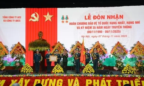 Tổng công ty ACC và Công ty ADCC kỷ niệm 35 năm Ngày truyền thống, đón nhận Huân chương Bảo vệ Tổ quốc