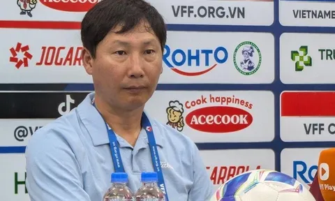 HLV Kim Sang-sik nhận tin xấu, trụ cột vô địch AFF Cup chính thức vắng mặt ở trận gặp Malaysia