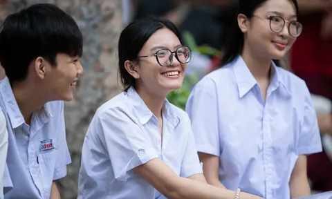 Điểm thi tốt nghiệp THPT 2025: Số điểm 10 tăng vọt