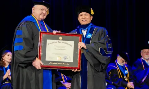 5 lần trượt đại học đến Tiến sĩ danh dự Đại học Quốc tế Hoa Kỳ (IAU) của Doanh nhân Hoàng Hữu Thắng