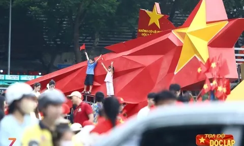 Bài học sau 'concert quốc gia' ngày 1