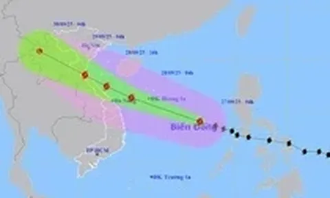 Bão Bualoi di chuyển gấp đôi tốc độ trung bình, cường độ mạnh
