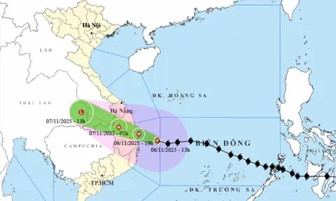 Bão Kalmaegi cường độ rất mạnh, gió giật cấp 15 trước khi đổ bộ