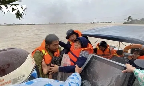 Bộ Chính trị lập 5 đoàn công tác chỉ đạo khắc phục hậu quả mưa lũ