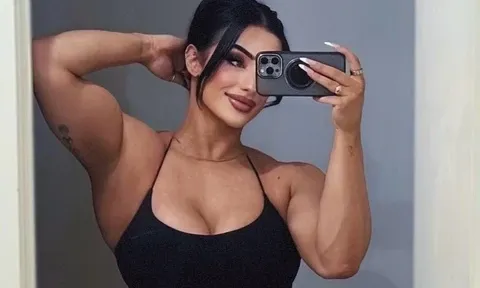 Mỹ nhân cơ bắp Australia sau 15 năm tập gym