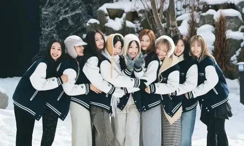 Nhóm TWICE bị xâm phạm đời tư nghiêm trọng, công ty quản lý ra thông báo khẩn