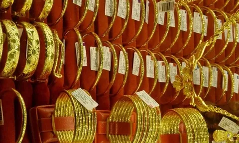 Chiều 2/3: Giá vàng nhẫn, vàng miếng vượt 190 triệu đồng/lượng