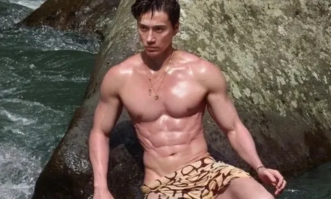 'Người đàn ông không tuổi' Singapore lại gây sốt