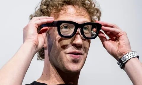 Ai đang xem cảnh lột đồ, quan hệ tình dục qua kính AI của Zuckerberg?