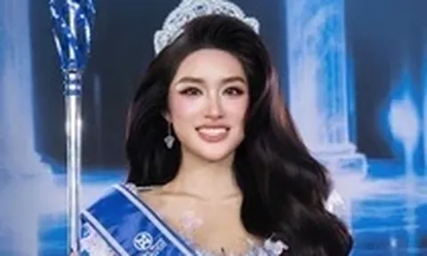 Phương Oanh đăng quang Miss World Vietnam
