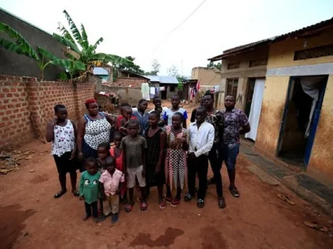 Cuộc sống đặc biệt của người mẹ Uganda với 38 đứa con