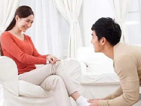 Bắt mạch đàn ông: Đừng dại 'bóc trần' quá khứ trước mặt chàng
