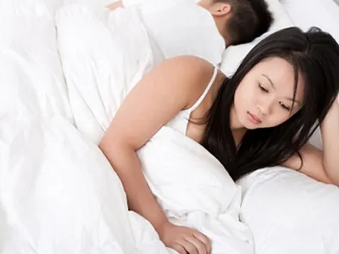 Nếu không muốn chàng mất hứng, đừng dại mang chuyện quá khứ lên giường