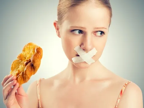 Hành trình mạo hiểm của người đàn ông gần 400 ngày tuyệt thực giảm cân
