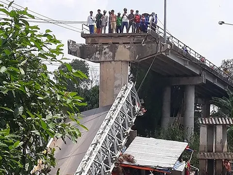 Bộ GTVT lên tiếng sau khi cầu BOT Tân Nghĩa vừa dừng thu phí thì sập