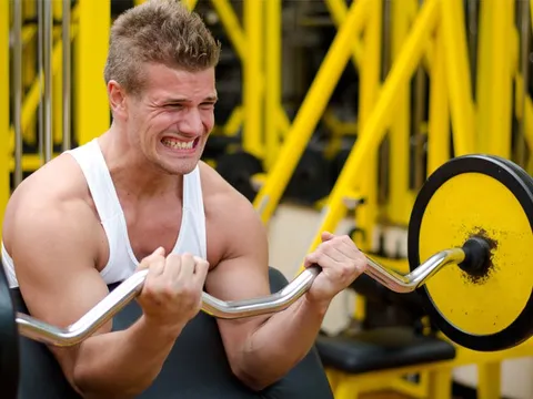 Đau cơ khi mới tập gym, làm sao khắc phục?