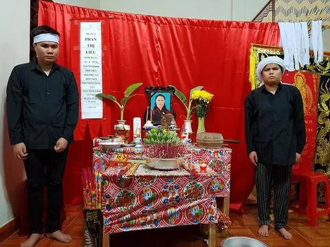Mồ côi bố, mẹ đột ngột qua đời bỏ lại hai anh em mù lòa bơ vơ không chốn nương tựa