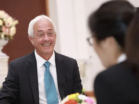 Giáo sư Mỹ lý giải vì sao bác sĩ Việt không cần học 'từ thấp lên cao'