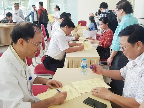 Hàng trăm y, bác sĩ đăng kí hiến tặng mô, tạng sau khi qua đời tại Bệnh viện Trung ương Huế 
