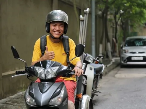 8 năm sống bằng một chân, chàng trai mắc căn 'bệnh nhà giàu' nỗ lực tốt nghiệp đại học