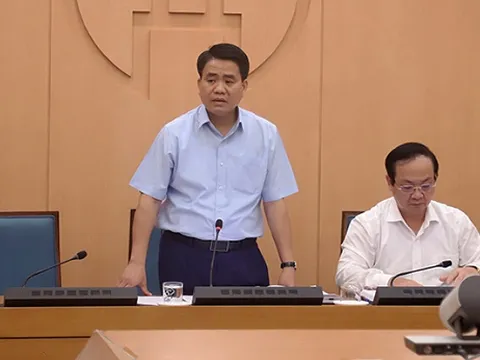 Chủ tịch HN Nguyễn Đức Chung: Dân đeo khẩu trang, cán bộ đeo mặt nạ phòng độc là hành động phản cảm
