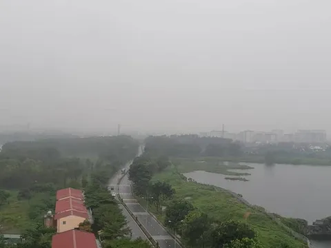 Chuyên gia khí tượng lý giải về lớp sương mù đang 'bao vây' Sài Gòn