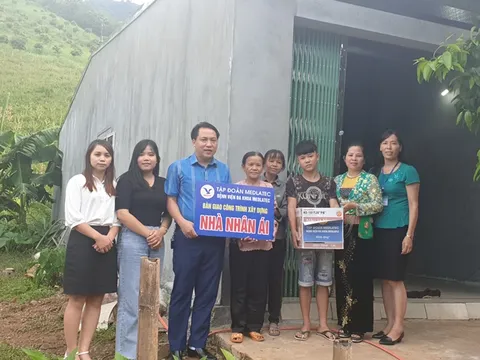 Medlatec Group khánh thành 2 nhà nhân ái và trao học bổng tại Hòa Bình