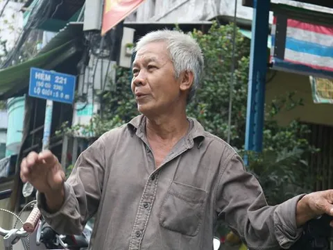 Ấm lòng tô cháo 1 ngàn đồng cho người lao động giữa lòng Sài thành