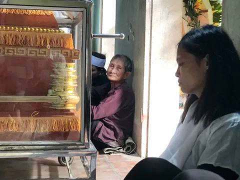Xót xa người vợ hiến tạng chồng, bị dân làng đồn bán được vài trăm triệu