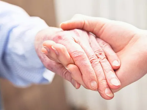 Dịch vụ chăm sóc giảm nhẹ xoa dịu nỗi đau cho người bệnh ung thư