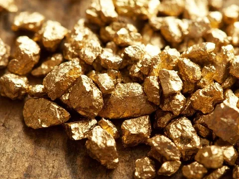 Giá vàng ngày 24/10: Bất ổn gia tăng, vàng trở thành nơi trú ẩn an toàn